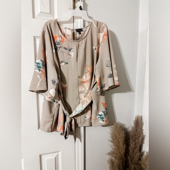 Tops - 2x • Never worn